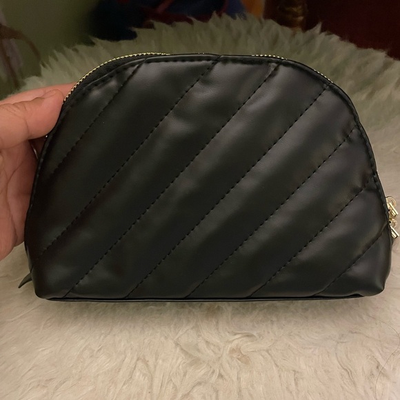 Yves Saint Laurent Black Quilted Pouch - Picture 1 of 4